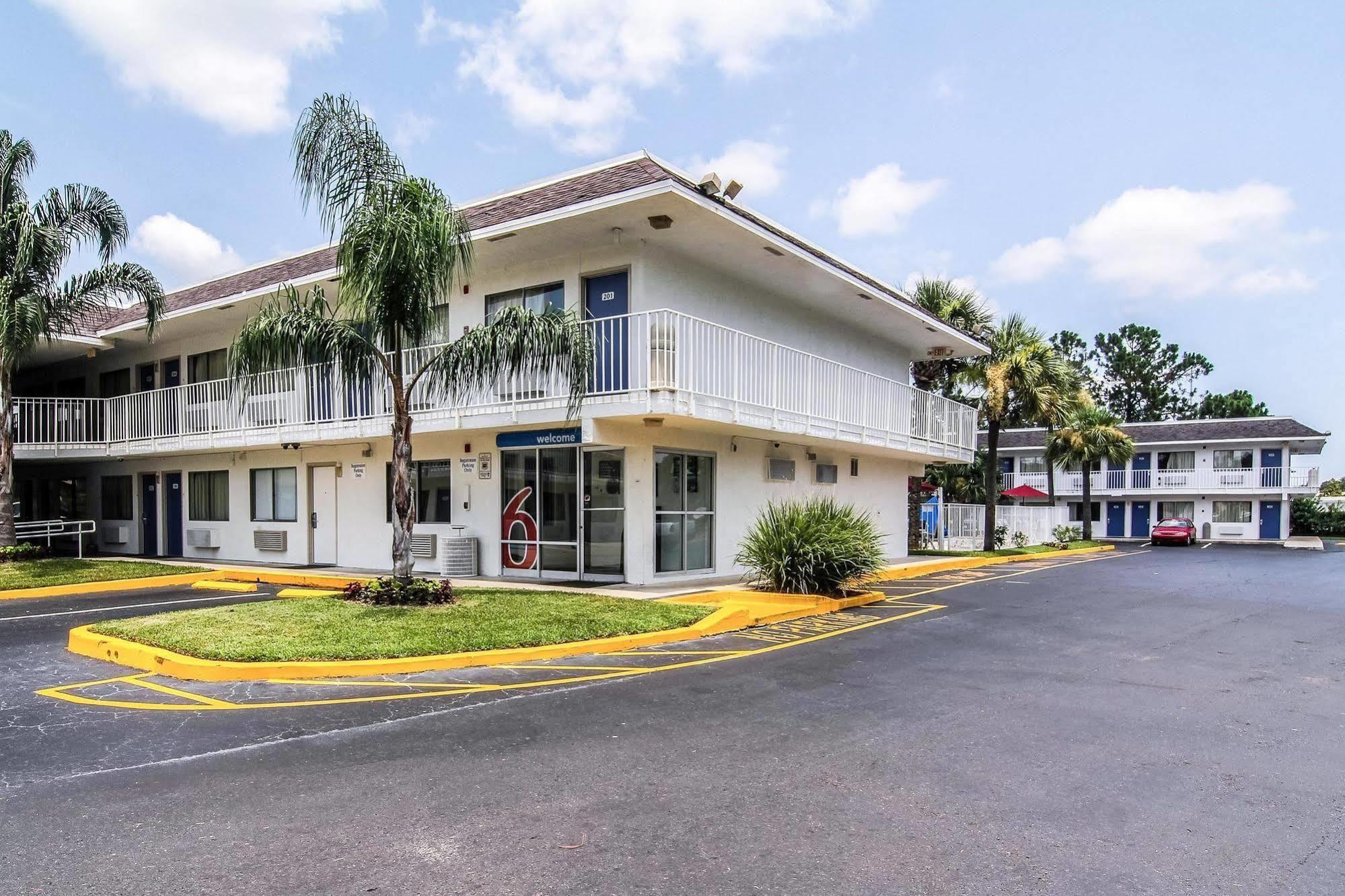 Hotel 6-jacksonville, Fl - Orange Park