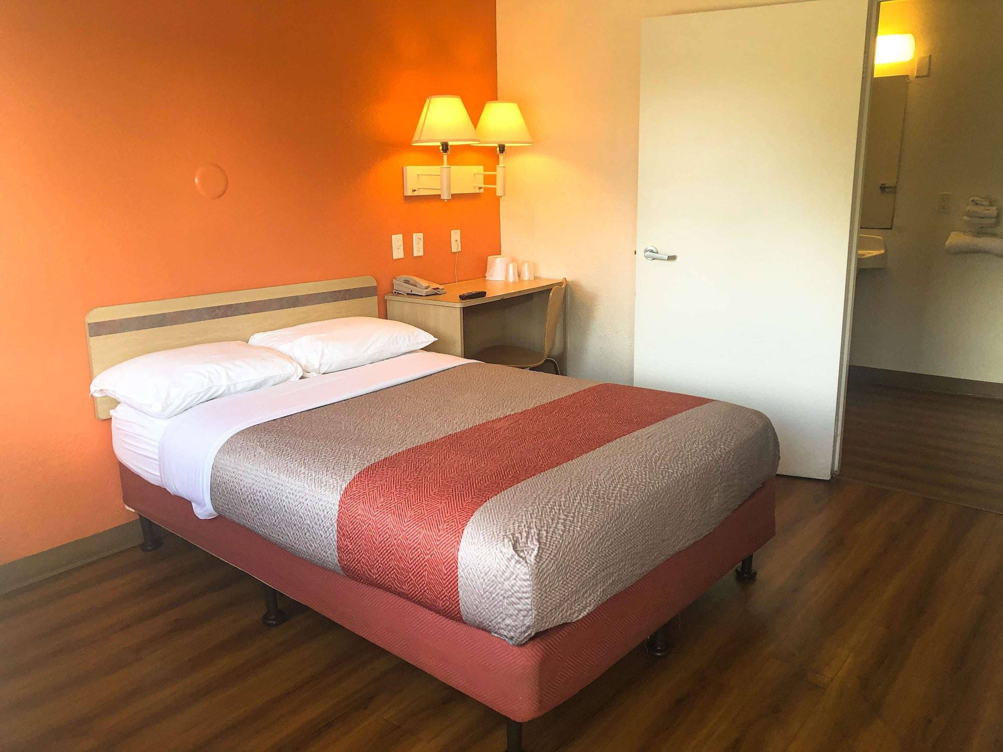 Hotel 6-jacksonville, Fl - Orange Park Jacksonville