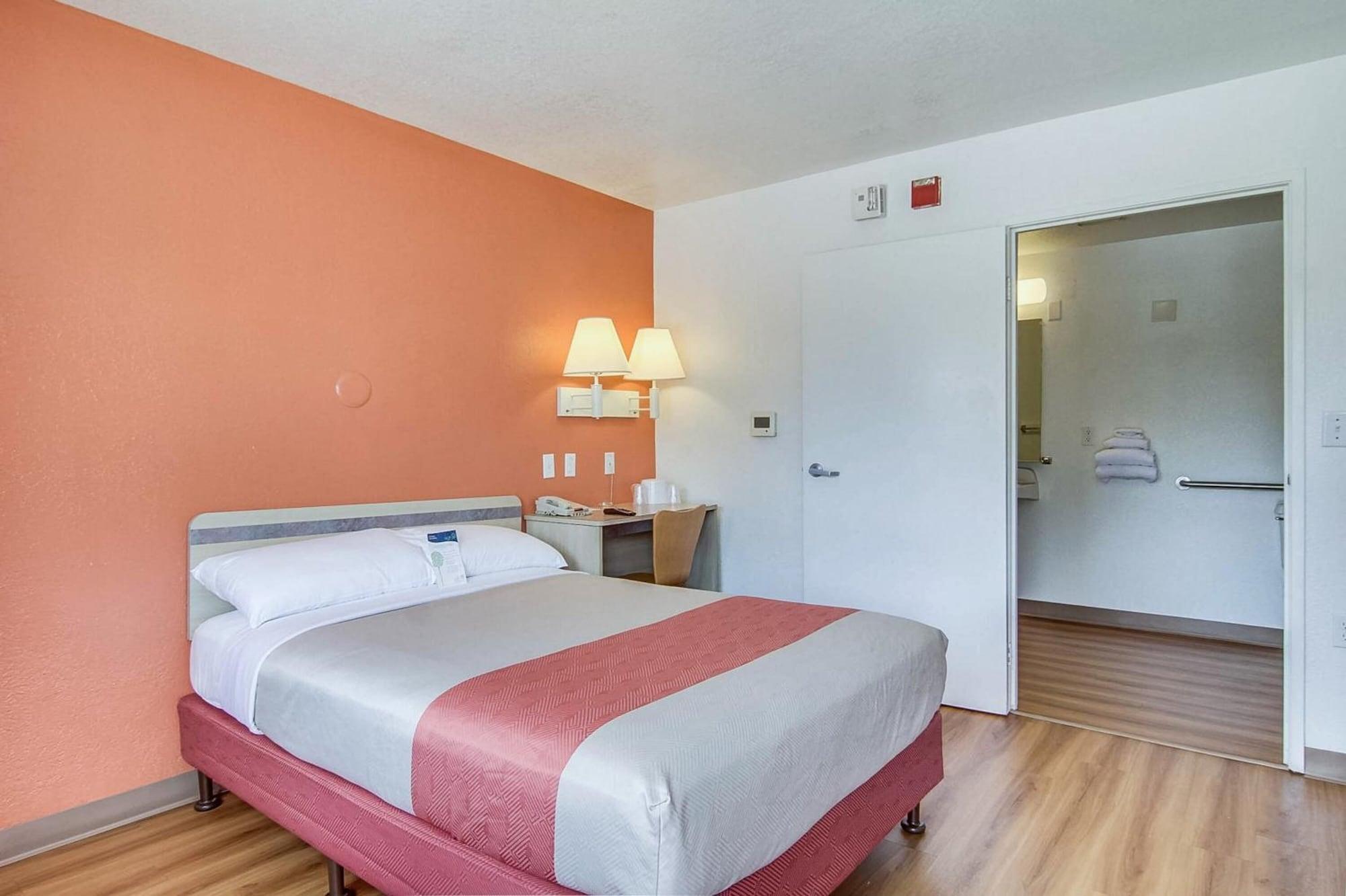 Hotel 6-jacksonville, Fl - Orange Park 2*