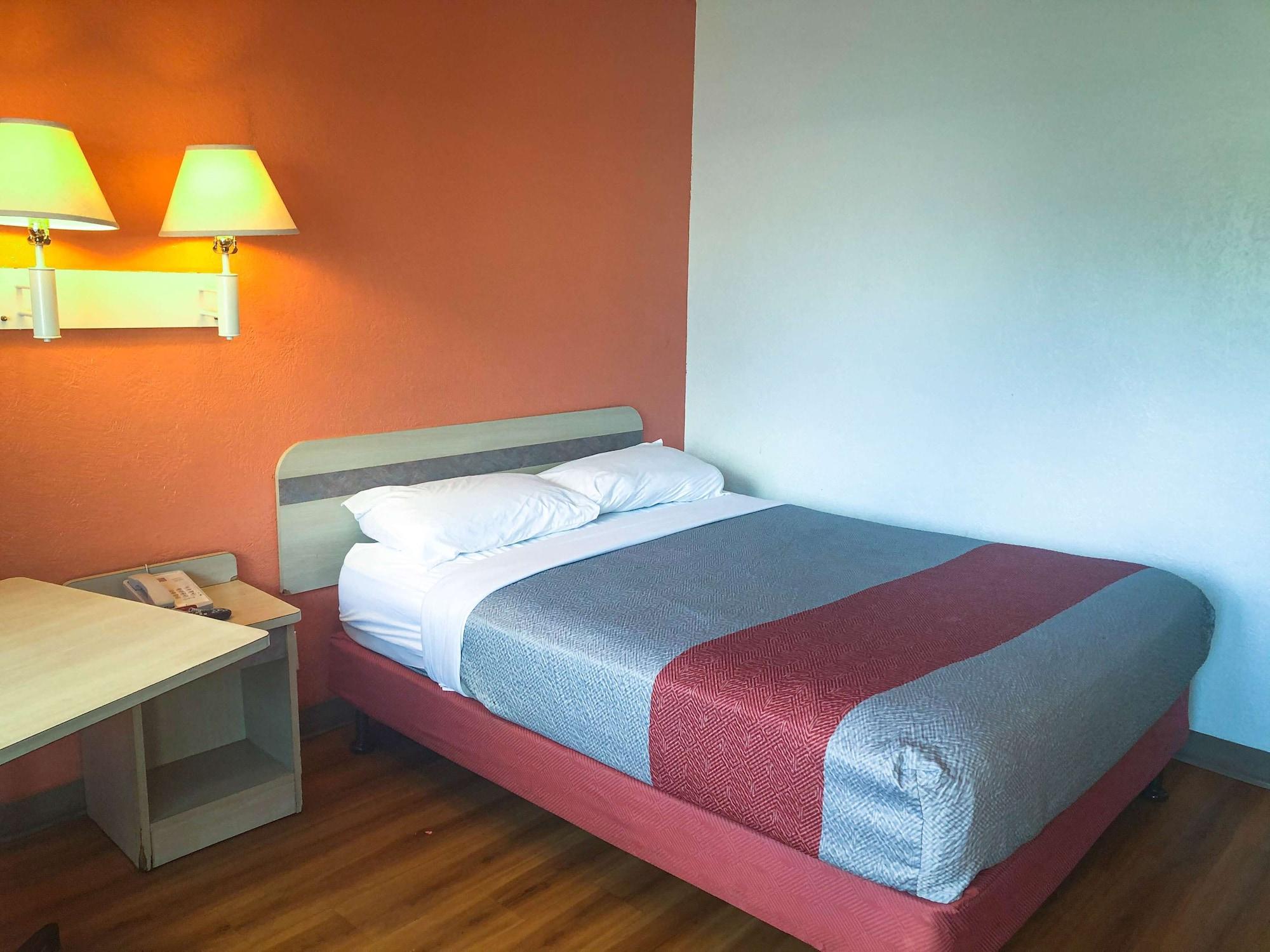 Hotel 6-jacksonville, Fl - Orange Park