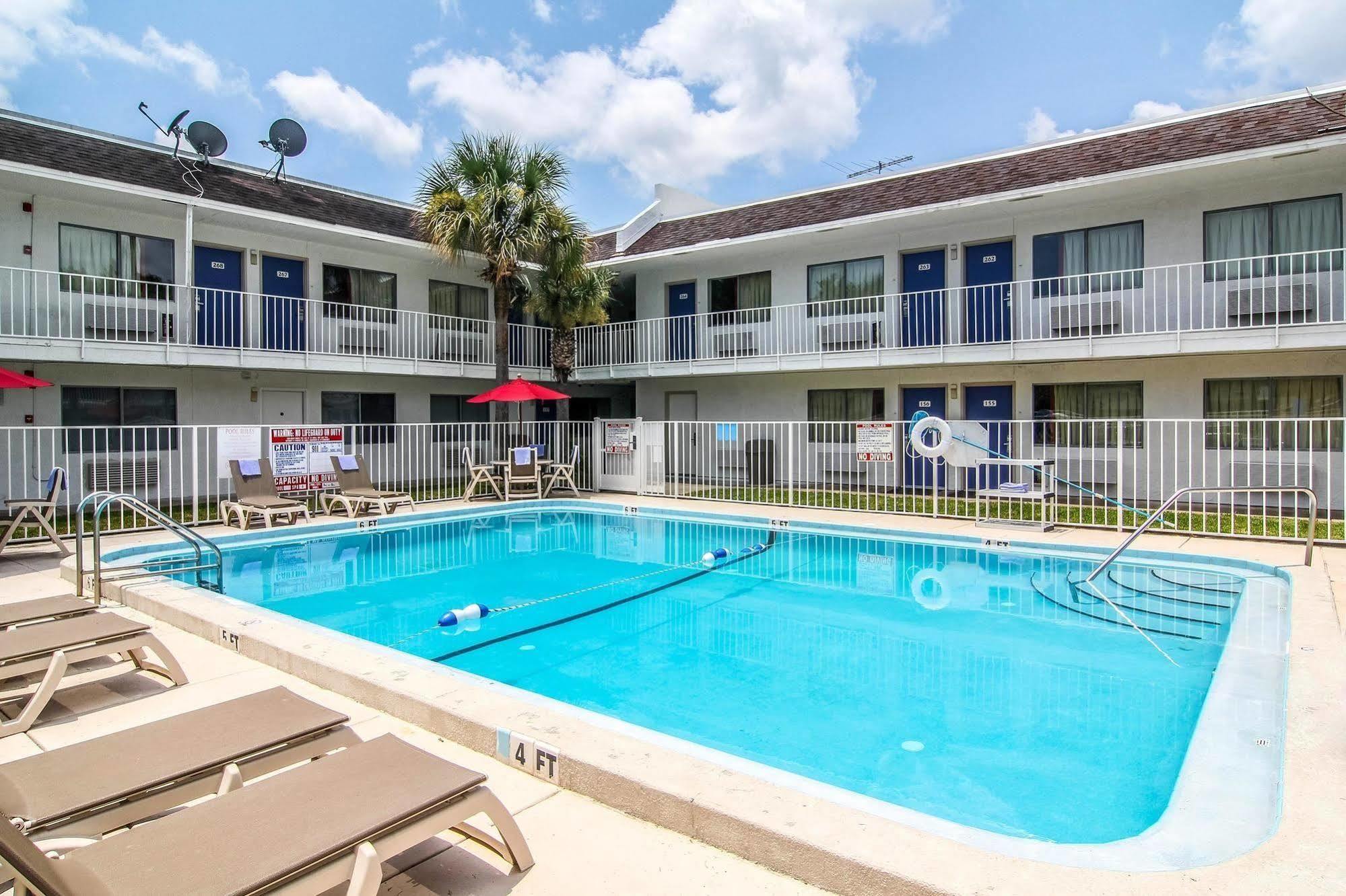 Hotel 6-jacksonville, Fl - Orange Park
