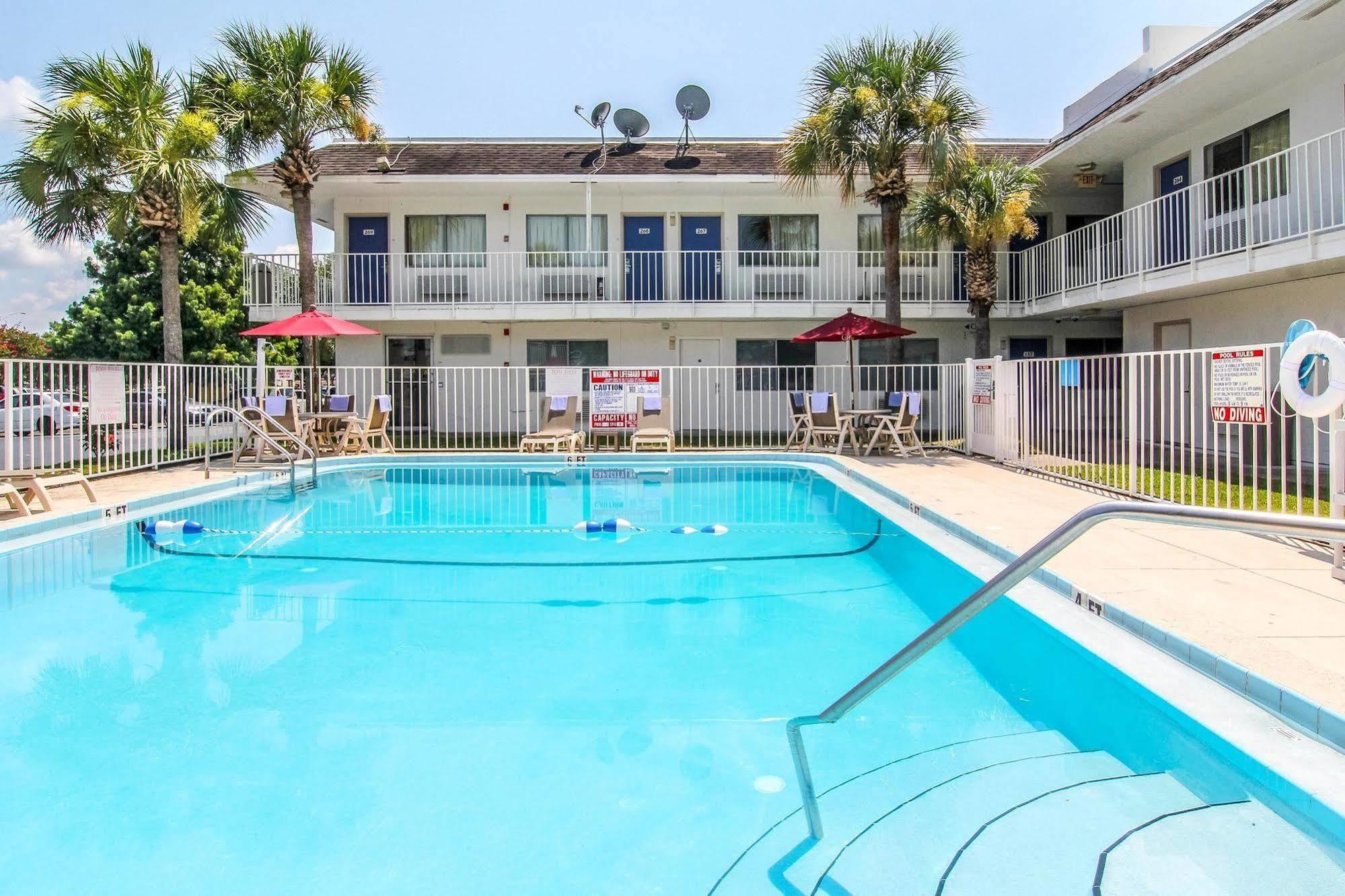 Hotel 6-jacksonville, Fl - Orange Park